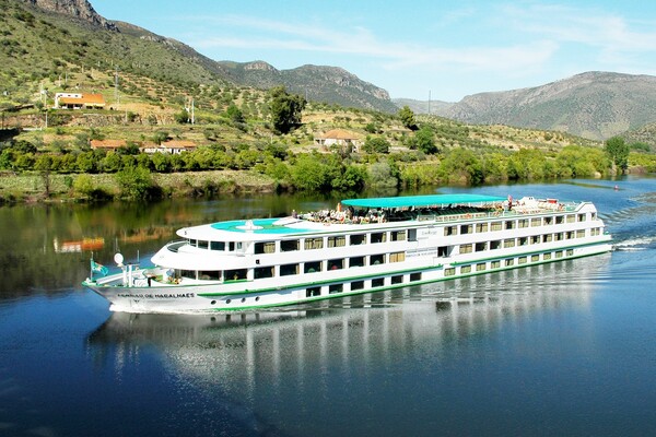 Porto and the Douro Valley (port-to-port cruise)